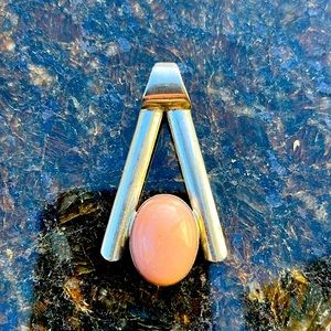 Desert Rose trading pink quartz pendant set in 925 Sterling silver.  (45)